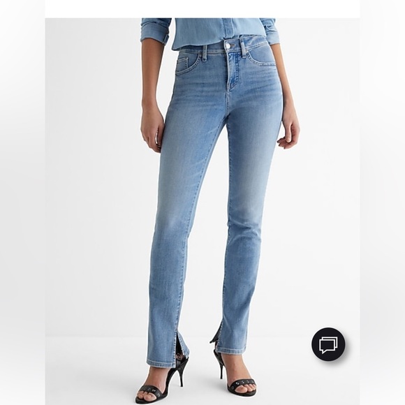 Express Mid Rise Light Wash
Skyscraper Jeans - Picture 1 of 7